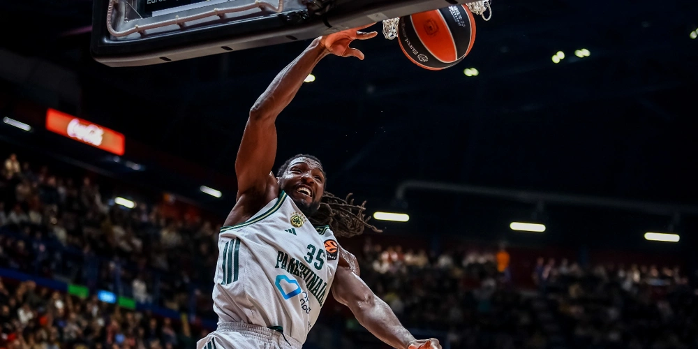 Ο σέντερ του «Επτάστερου», Κένεθ Φαρίντ