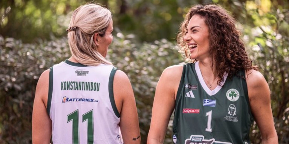 Χατζηευστρατιάδου και Κωνσταντινίδου στο σημείου που γεννήθηκε ο ΠΑΟ. Χατζηευστρατιάδου και Κωνσταντινίδου στο σημείου που γεννήθηκε ο ΠΑΟ.