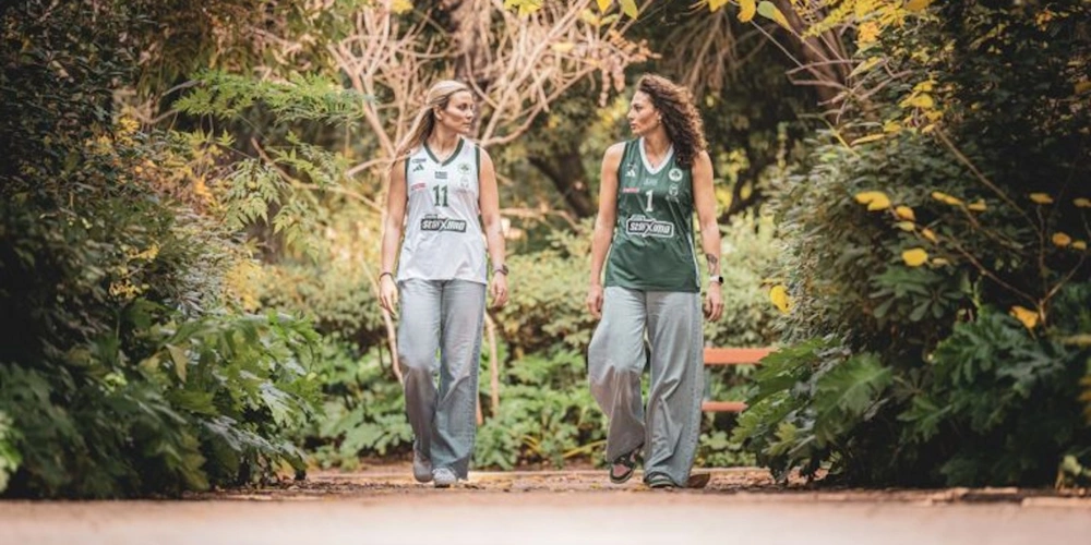 Χατζηευστρατιάδου και Κωνσταντινίδου στο σημείου που γεννήθηκε ο ΠΑΟ. Χατζηευστρατιάδου και Κωνσταντινίδου στο σημείου που γεννήθηκε ο ΠΑΟ.