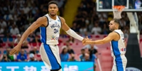 Ελλάδα - Ιταλία 75-66: Σούπερ... Γιάννης, πρεμιέρα με το «δεξί»