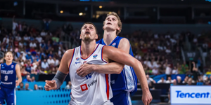 Eurobasket 2025: Το εκπληκτικό κάρφωμα του Μάρκανεν στο Σερβία - Φινλανδία (vid)