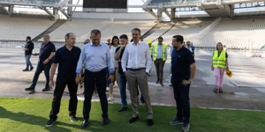 mitsotakis-oaka.jpg