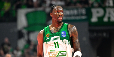 HAYES-DAVIS-PANATHINAIKOS.png