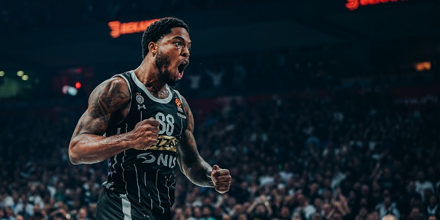 Τζόουνς: «Δεν με ενδιαφέρει η σύγκριση με τον Λεσόρ, είναι σπουδαίος αντίπαλος» JONES.png