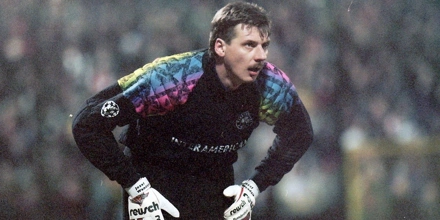 jozef-wandzik-podczas-meczu-ligi-mistrzow-legia-panathinaikos-w-1996-roku-1574008770.jpg