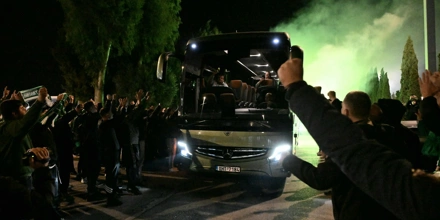 Παναθηναϊκός Aktor: Απίθανη αποθέωση για τα μέλη του «Επτάστερου» από εκατοντάδες οπαδούς (vid)