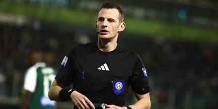 Τράβηγμα του Μπουχαλάκη στον Τζούριτσιτς στην περιοχή, «κλείνουν» τα... μάτια Τσιμεντερίδης και VAR!