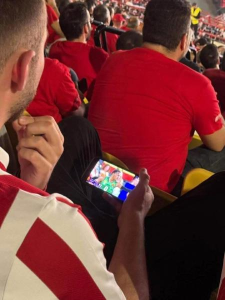 Οπαδός του Ολυμπιακού στο ΣΕΦ έβλεπε το ματς του «Επτάστερου»