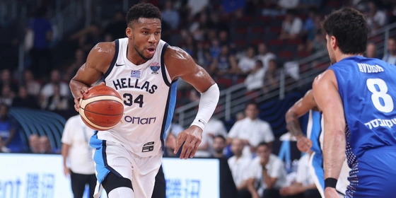 Eurobasket 2025: To εκπληκτικό κάρφωμα του Αντετοκούνμπο στο Ελλάδα - Ισραήλ (vid)
