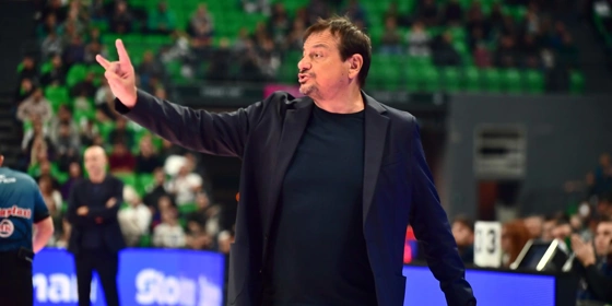 Αταμάν: «Ο Χολμς έπαιξε καλύτερα από όσο περίμενα, το ματς με τη Ζαλγκίρις θα είναι δύσκολο»