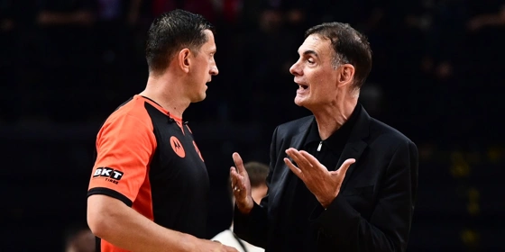 Euroleague: Τεράστια ασέβεια από τον Μπαρτζώκα προς τον Γιασικεβίτσιους - Δεν του έδωσε το χέρι μετά το Ολυμπιακός - Φενέρ (vid)