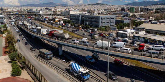 Μπλοκάρει η αποσυμφόρηση του Βοτανικού: Το «άδειο» tender στη Φυλή κρατά τα βαρέα οχήματα στον Κηφισό