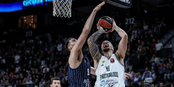 Πράσινη... καρδιά του Παπαγιάννη ως «απάντηση» στην ΚΑΕ Παναθηναϊκός (pic)