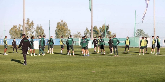 Παναθηναϊκός: Με Καλάμπρια και Σάντσες η αποστολή για ΠΑΟΚ, εκτός ο Κώτσιρας!