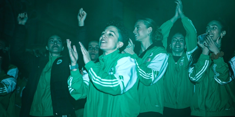 Υποδοχή της ομάδας βόλεϊ γυναικών του Παναθηναϊκού στη Λεωφόρο. Υποδοχή της ομάδας βόλεϊ γυναικών του Παναθηναϊκού στη Λεωφόρο.