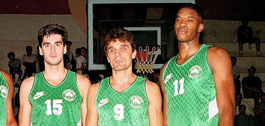 Ο Αντόνιο Ντέιβις με την φανέλα του Παναθηναϊκού