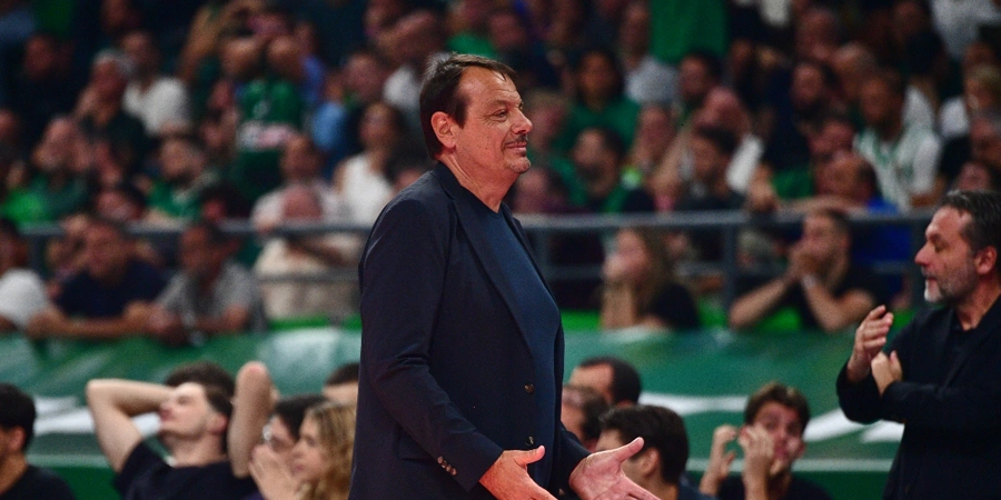 Ο Εργκίν Αταμάν στο Game 4 των τελικών