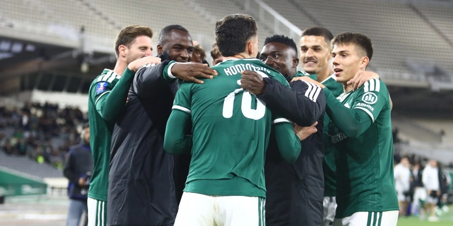 panathinaikos3.jpg Οι παίκτες του Παναθηναϊκού πανηγυρίζουν
