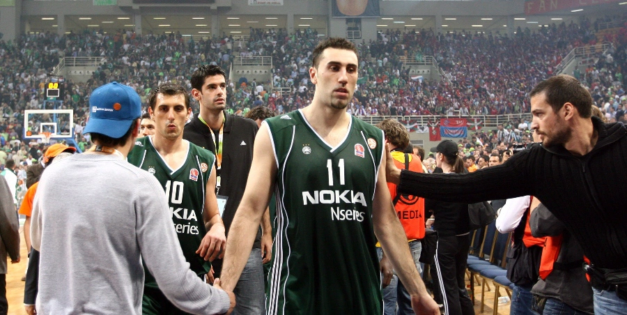 Ο Δήμος Ντικούδης με την φανέλα του Παναθηναϊκού